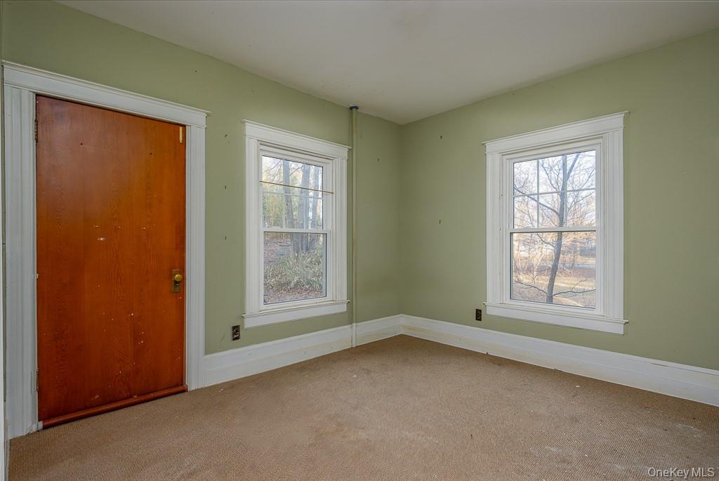 102 W Wiley Street – For Sale photo 3