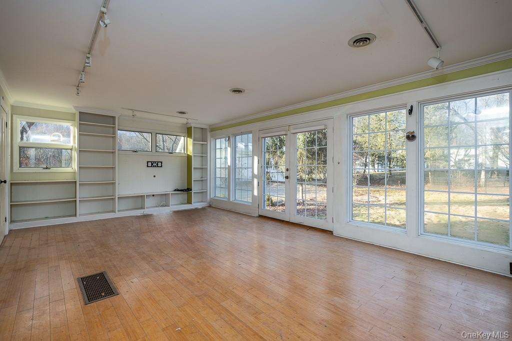 102 W Wiley Street – For Sale photo 7