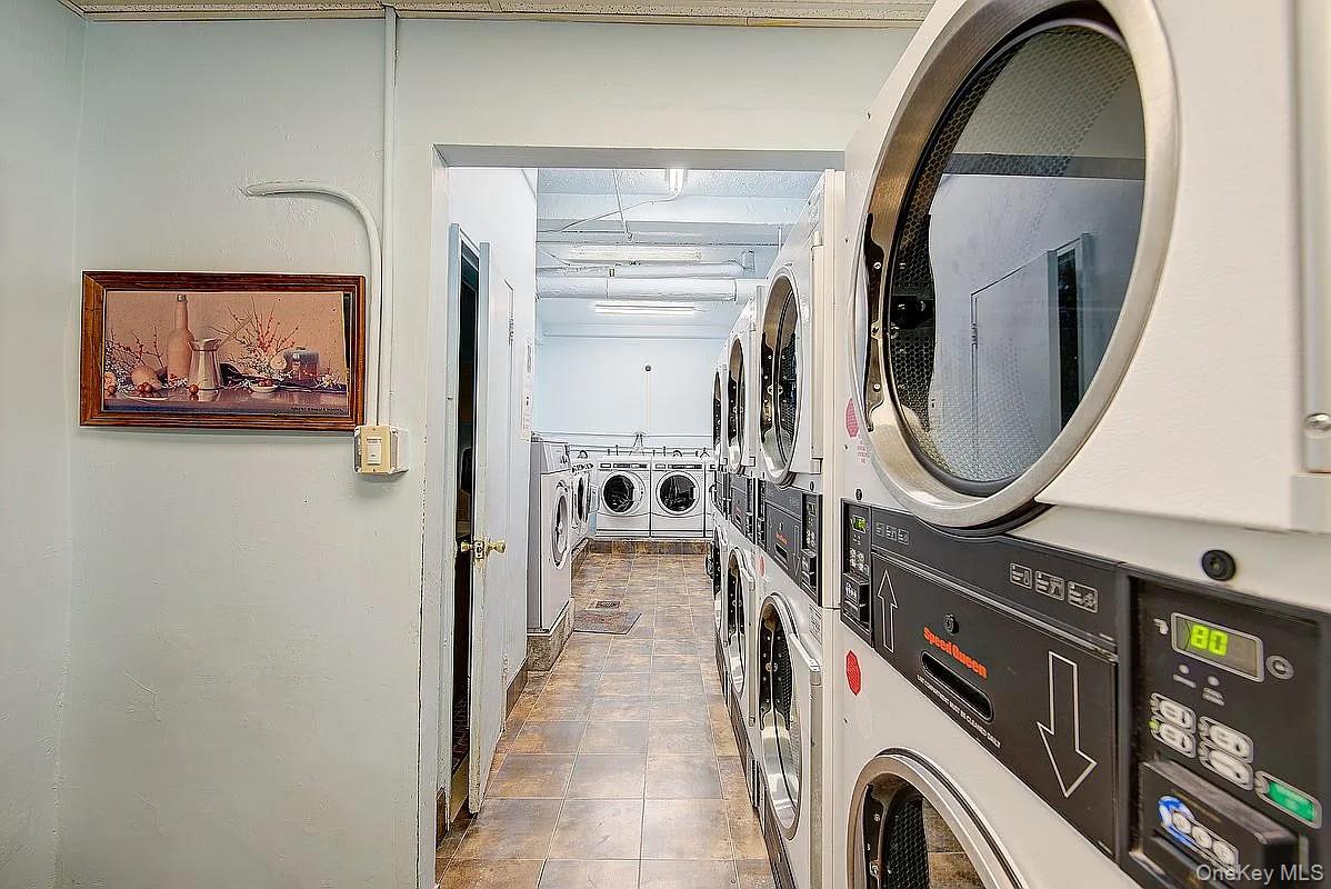 67-30 Clyde Street, Unit 4P photo 8