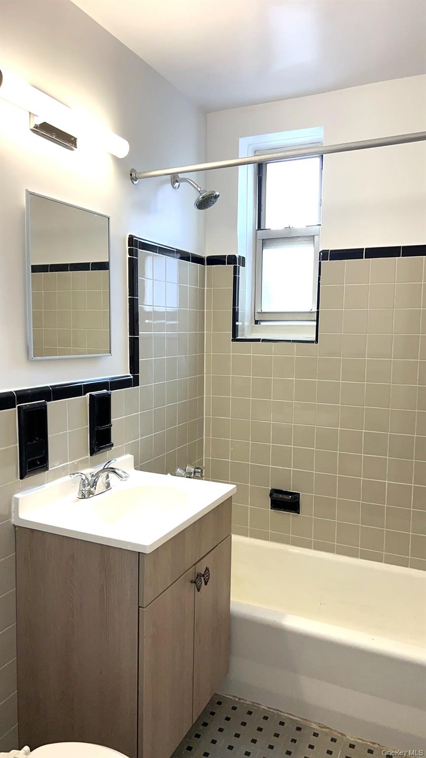 67-30 Clyde Street, Unit 4P photo 5