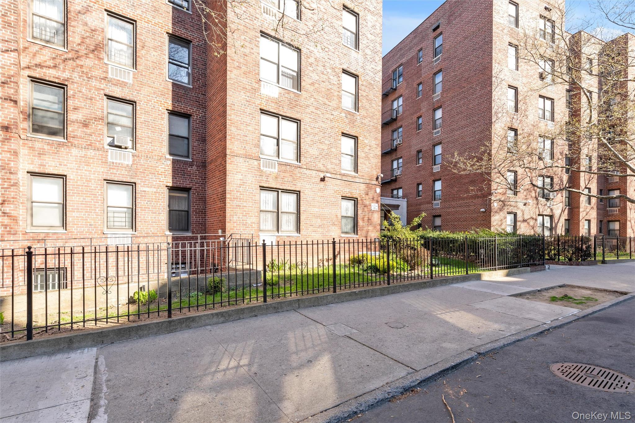 141-05 Pershing Crescent, Unit 202 photo 6