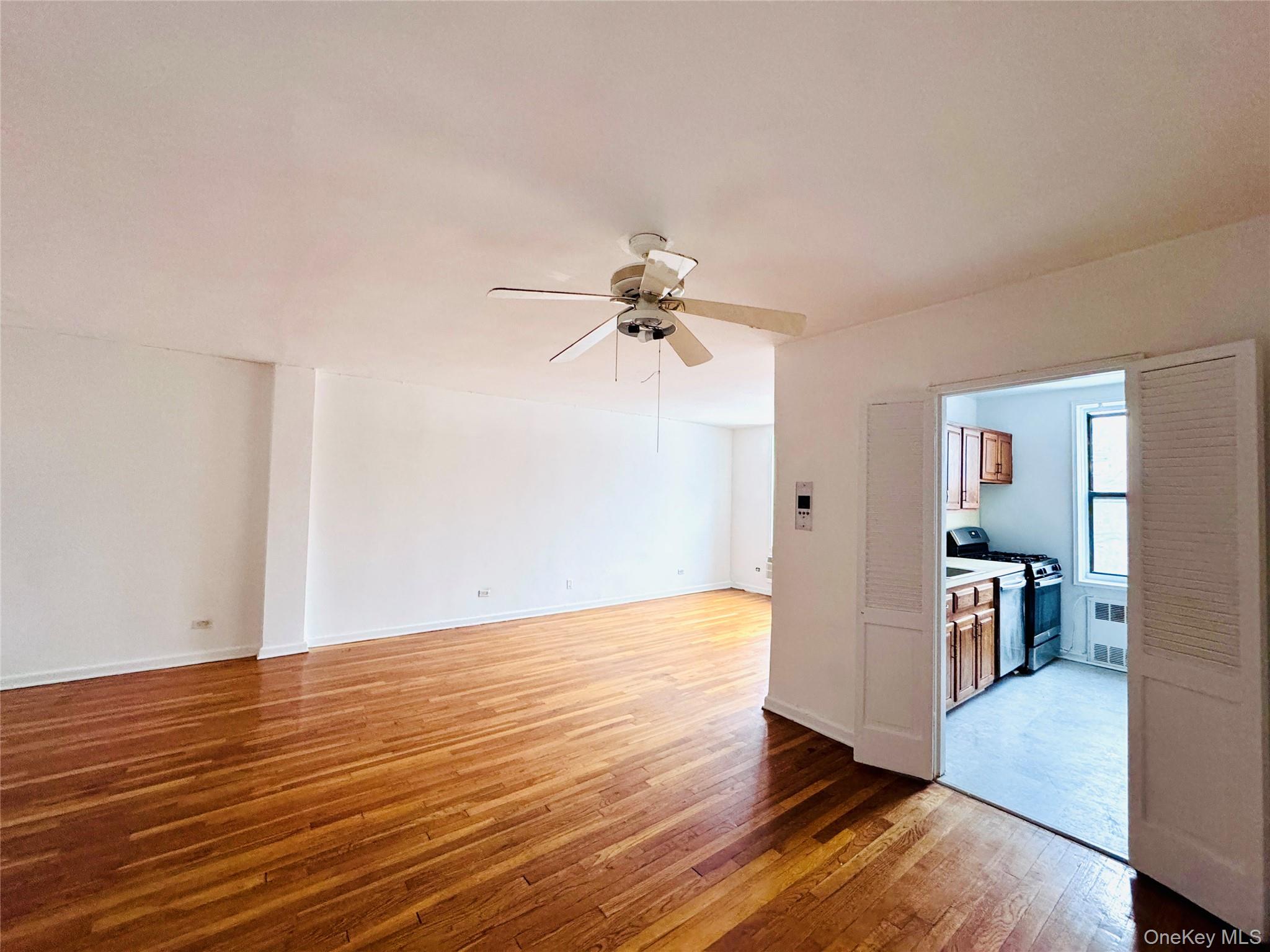 141-05 Pershing Crescent, Unit 202 photo 11