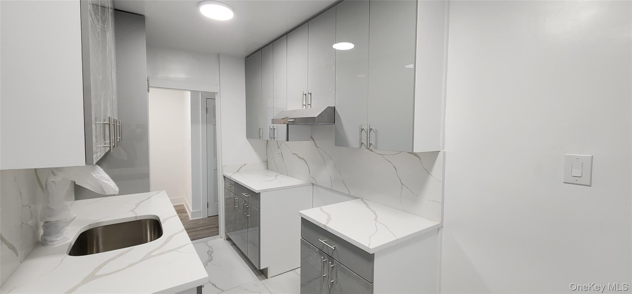 83-52 Talbot Street, Unit 1-J photo 4