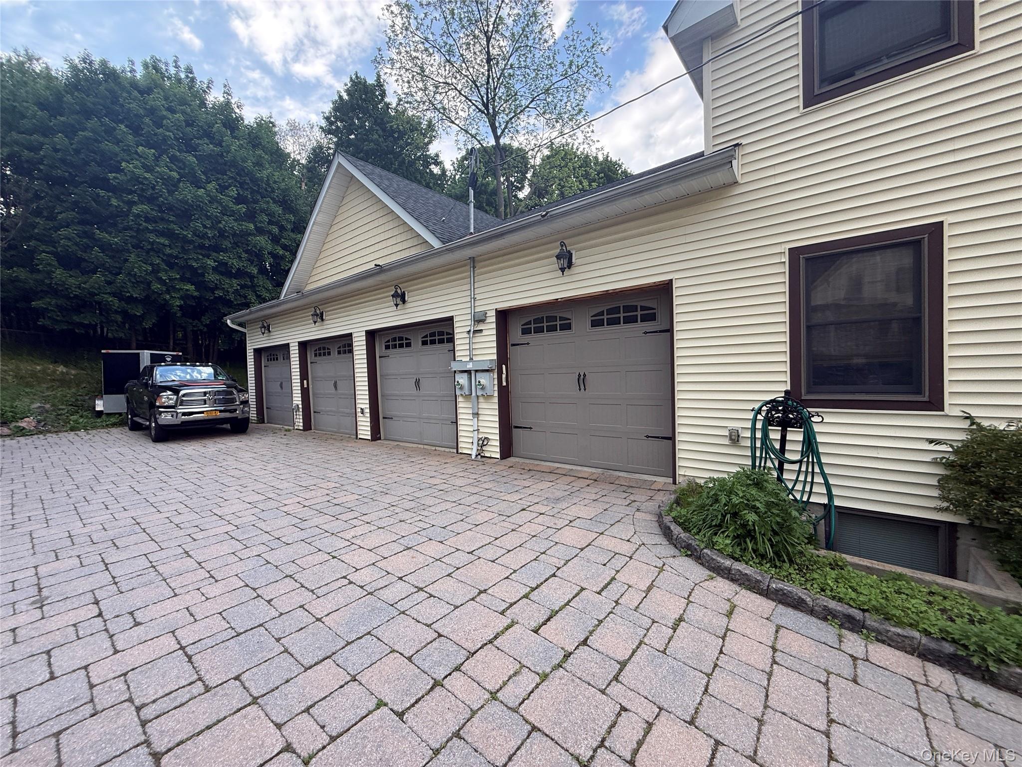 23 Swezey Place – For Sale photo 3