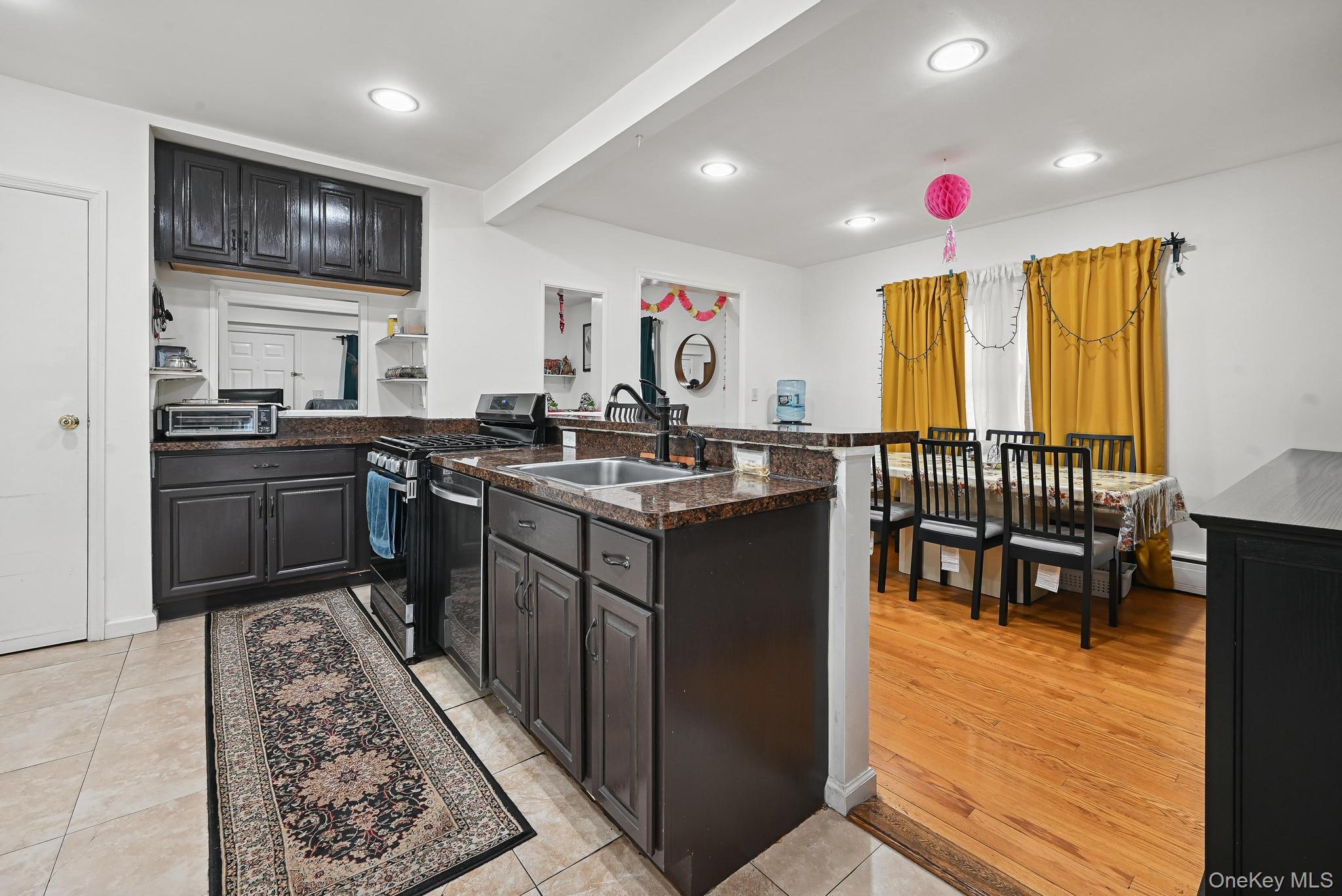 13 Herbert Avenue – For Rent photo 5