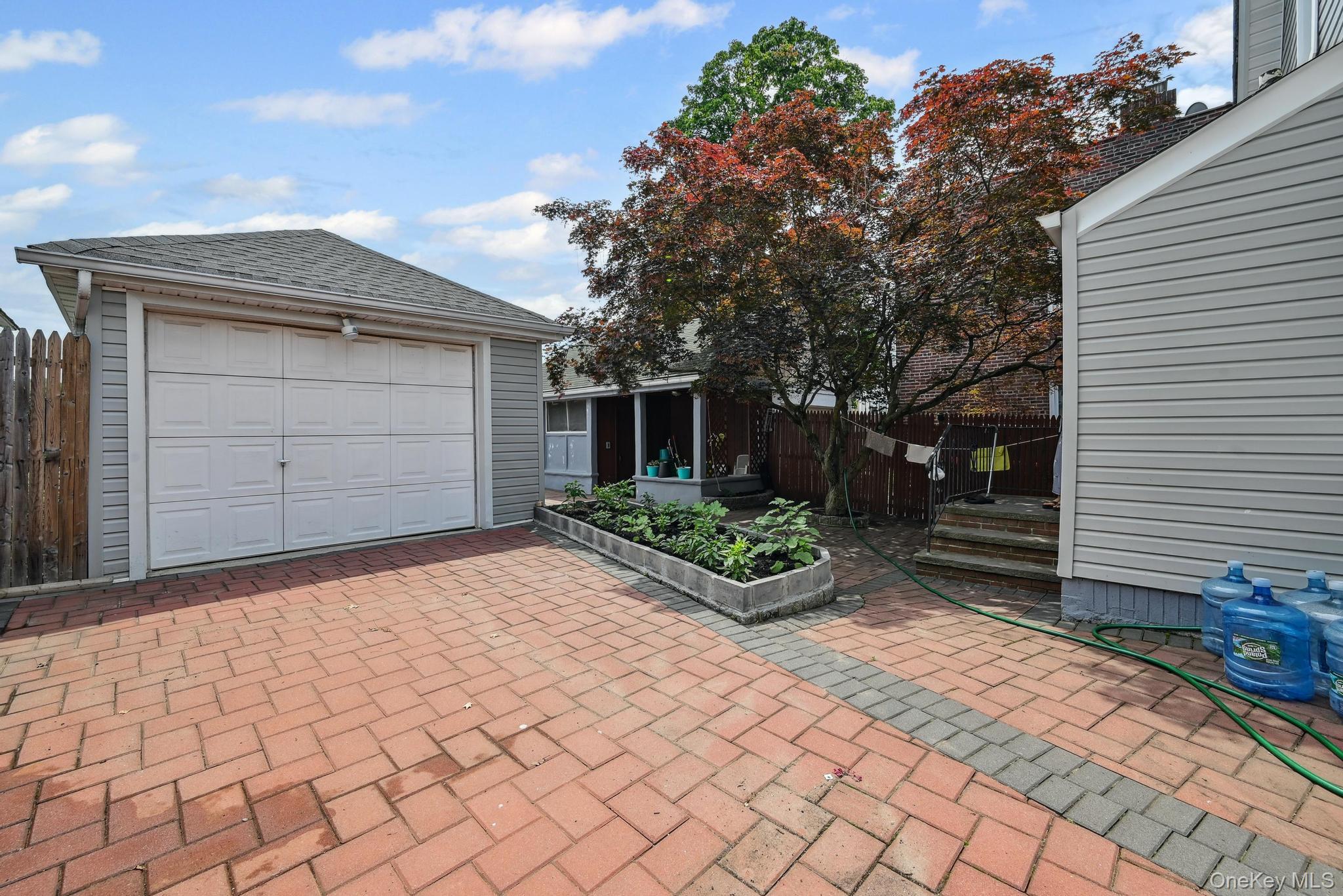 13 Herbert Avenue – For Rent photo 11