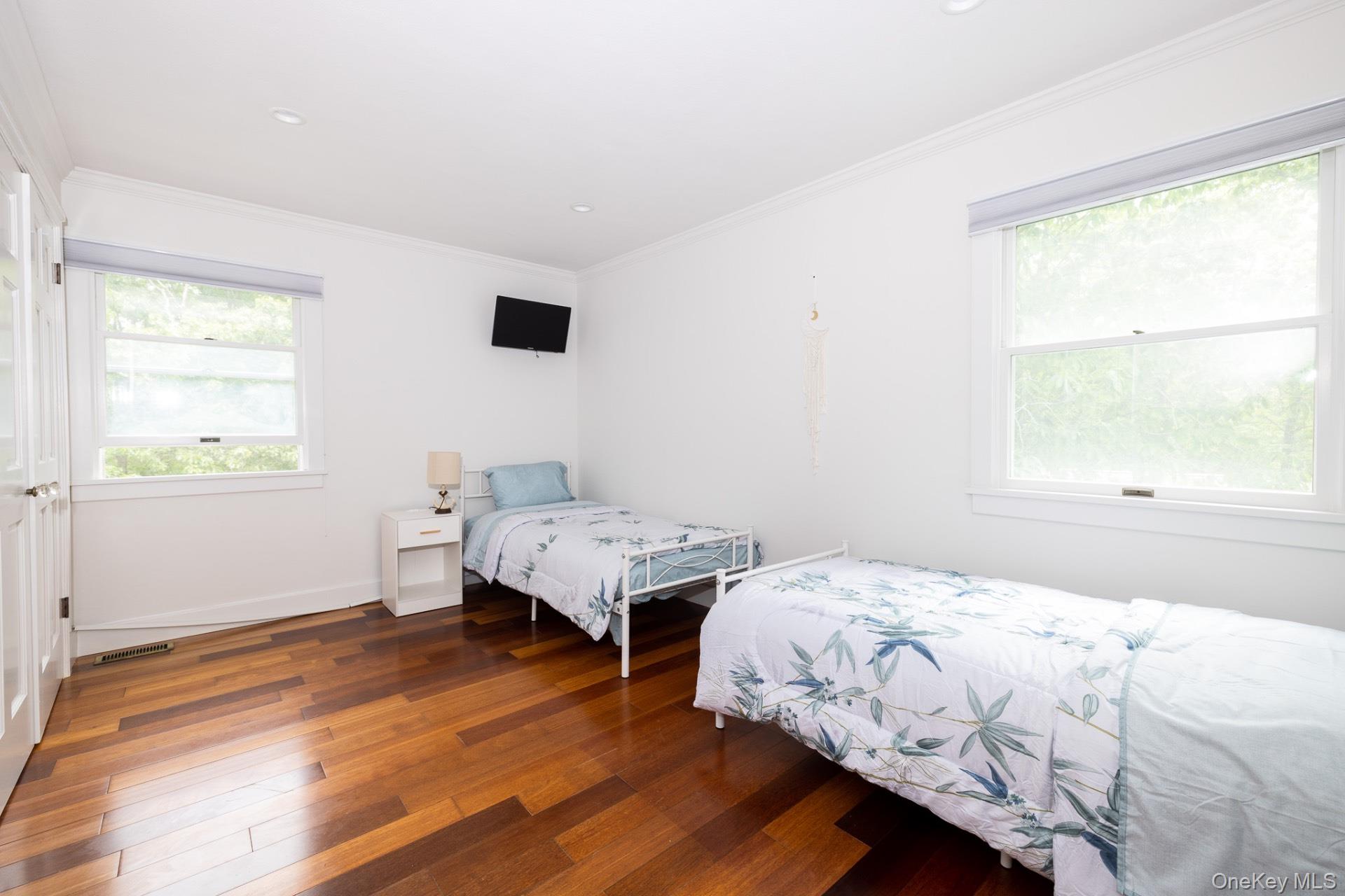 10 Columbine Avenue N – For Rent photo 10