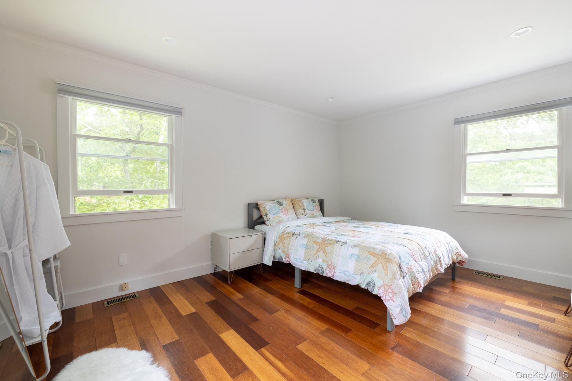 10 Columbine Avenue N – For Rent photo 9