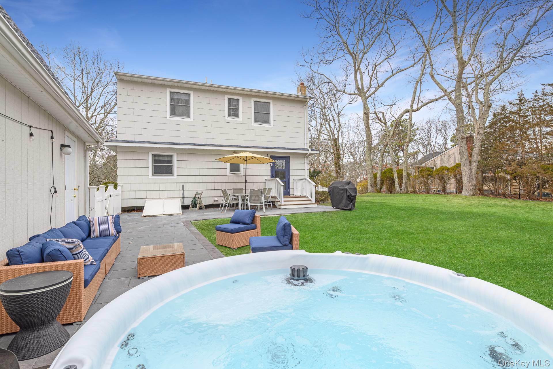 10 Columbine Avenue N – For Rent