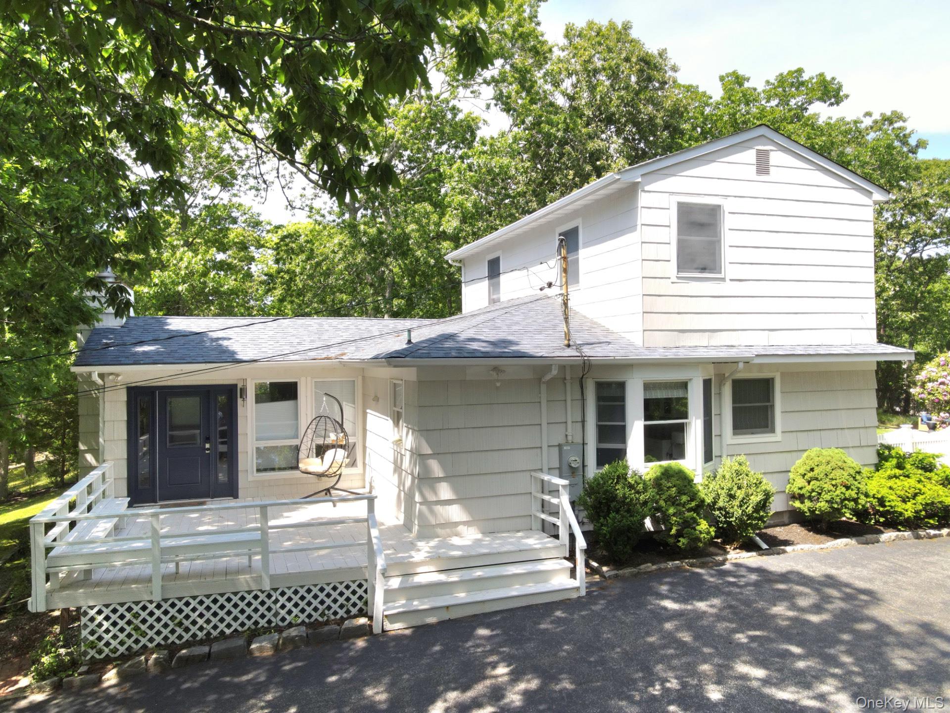10 Columbine Avenue N – For Rent photo 3
