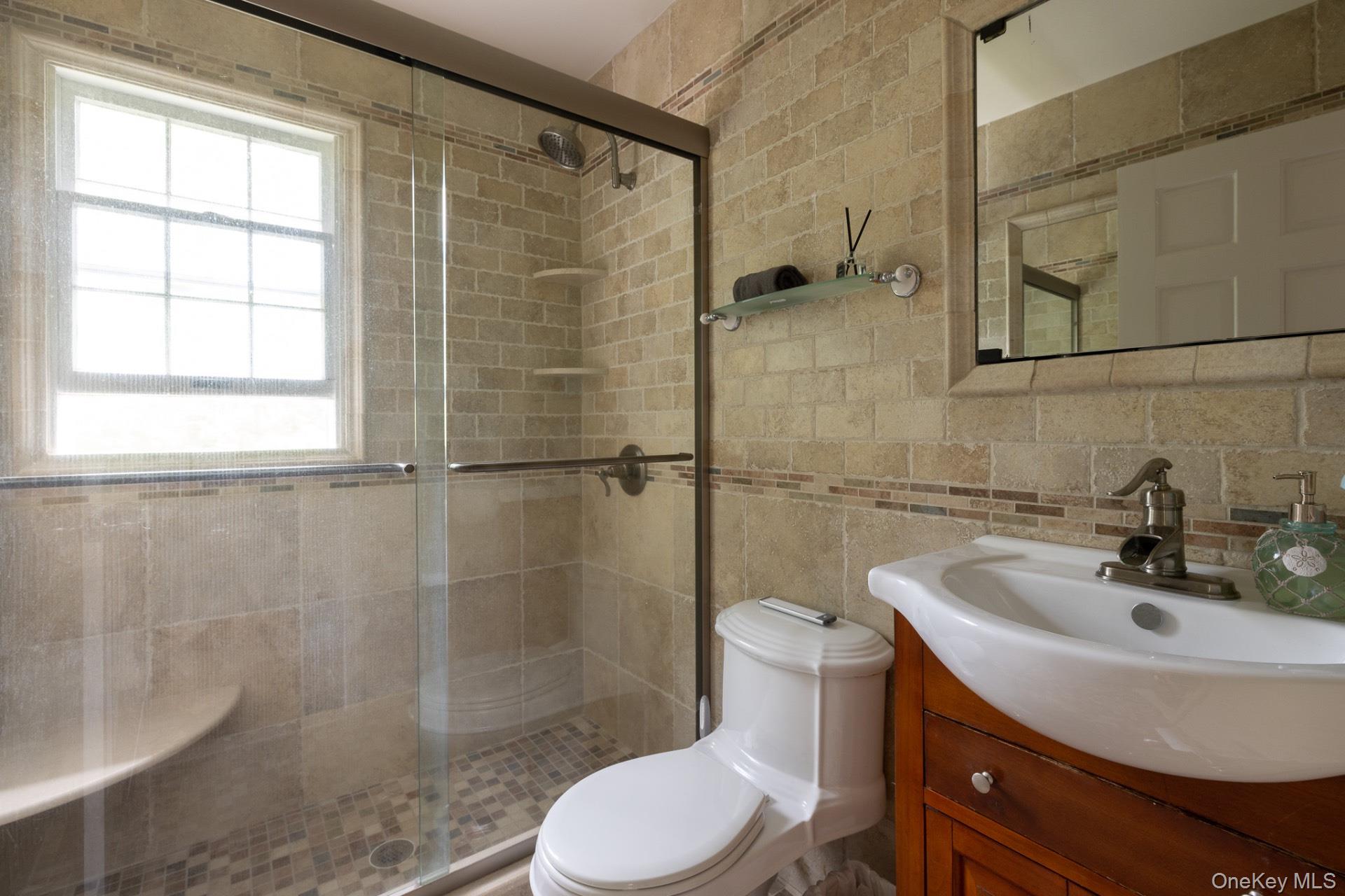 10 Columbine Avenue N – For Rent photo 8