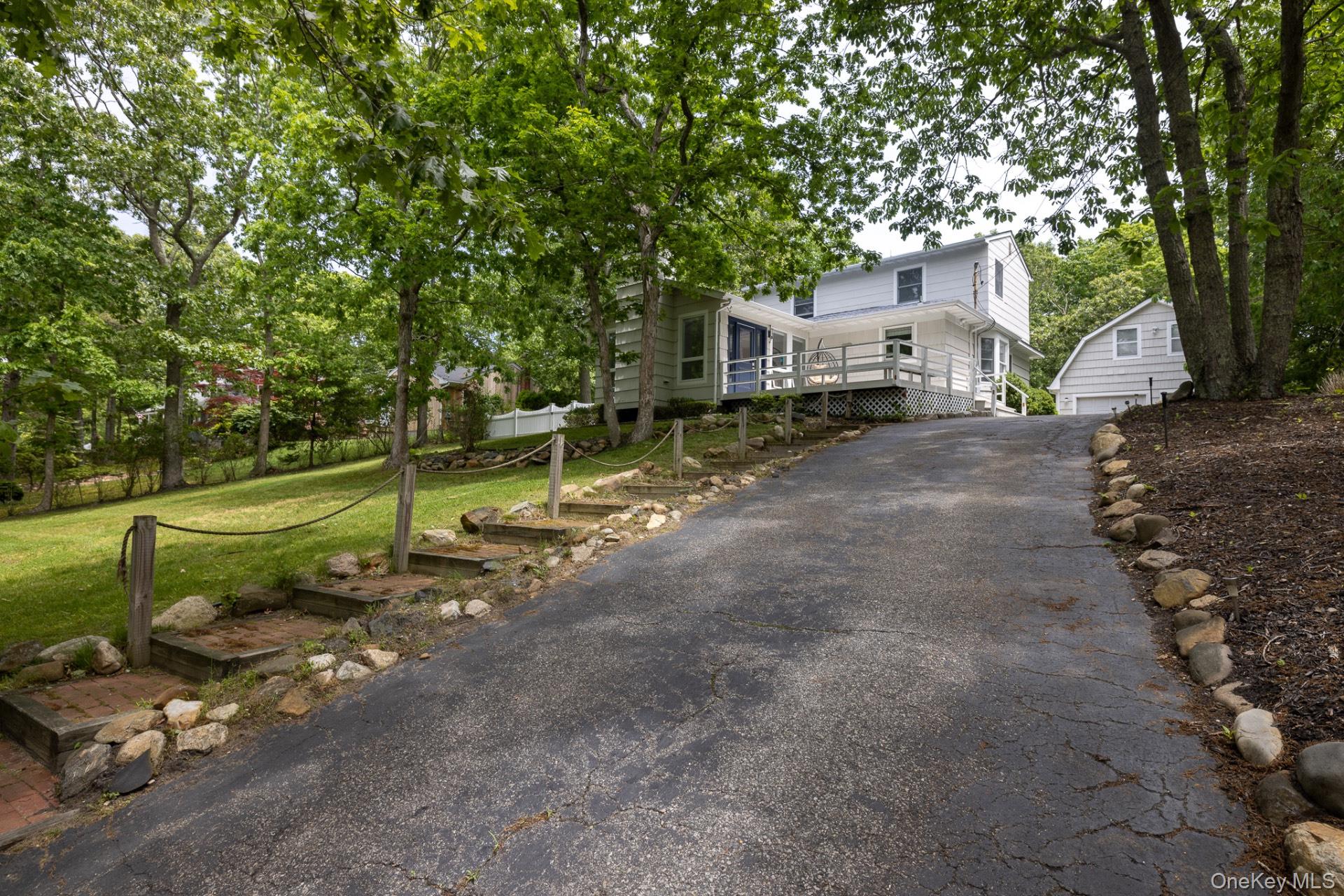 10 Columbine Avenue N – For Rent photo 4