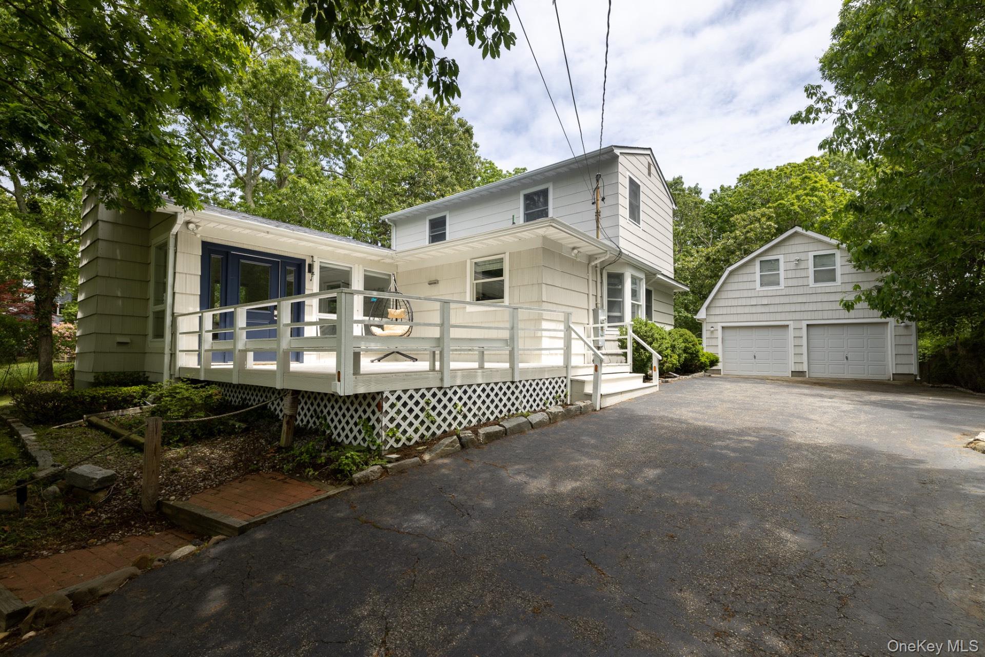 10 Columbine Avenue N – For Rent photo 2
