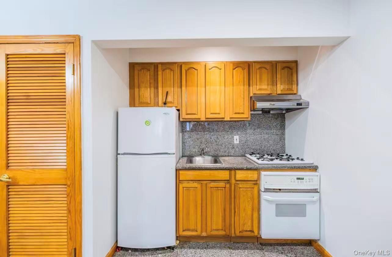 165 Elizabeth Street, Unit 3R photo 9