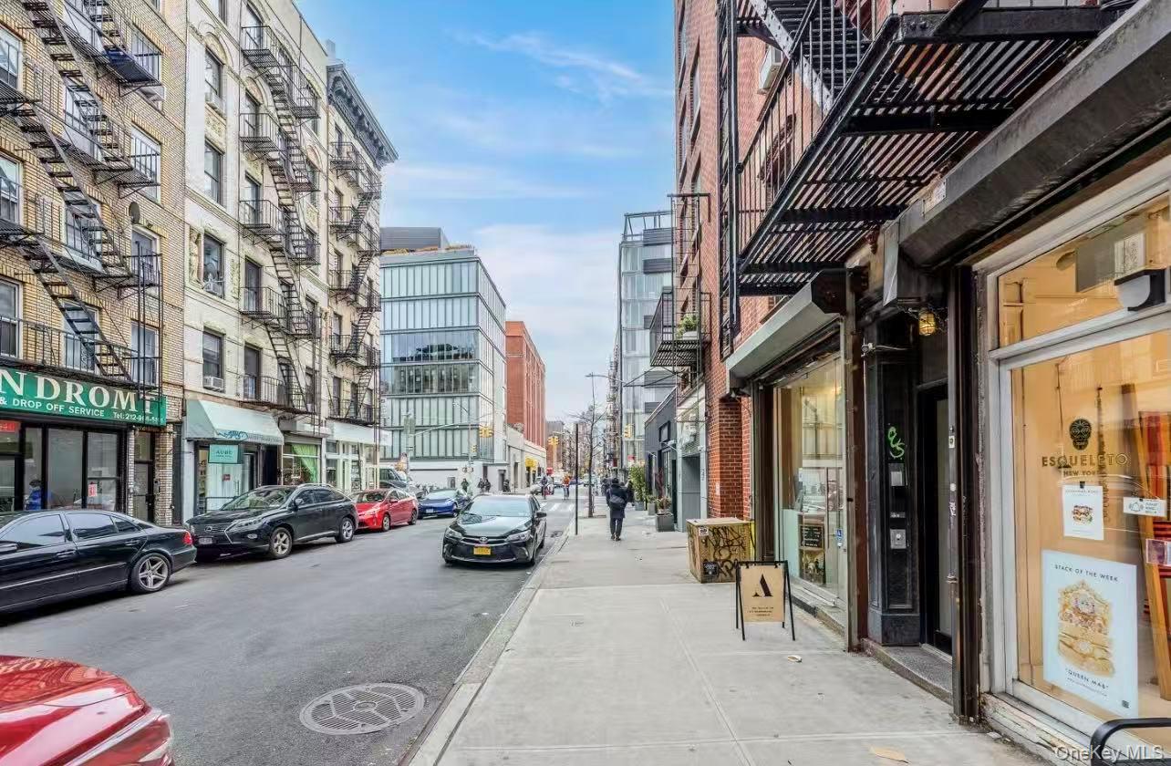 165 Elizabeth Street, Unit 3R photo 25