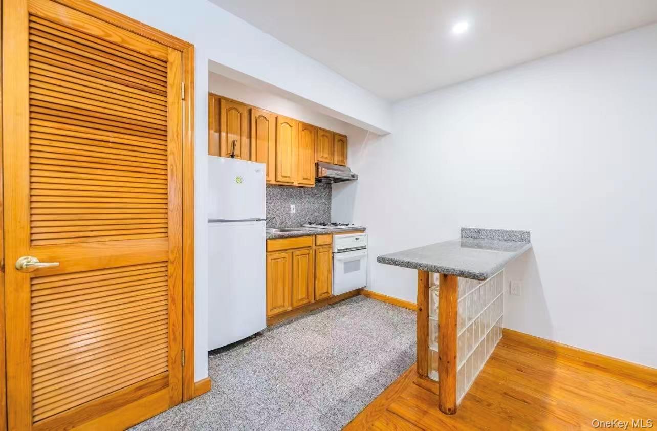 165 Elizabeth Street, Unit 3R photo 7