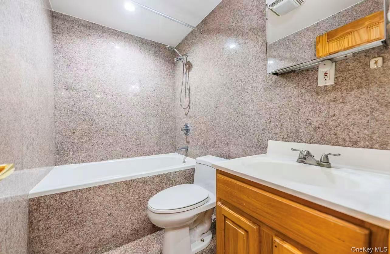 165 Elizabeth Street, Unit 3R photo 11