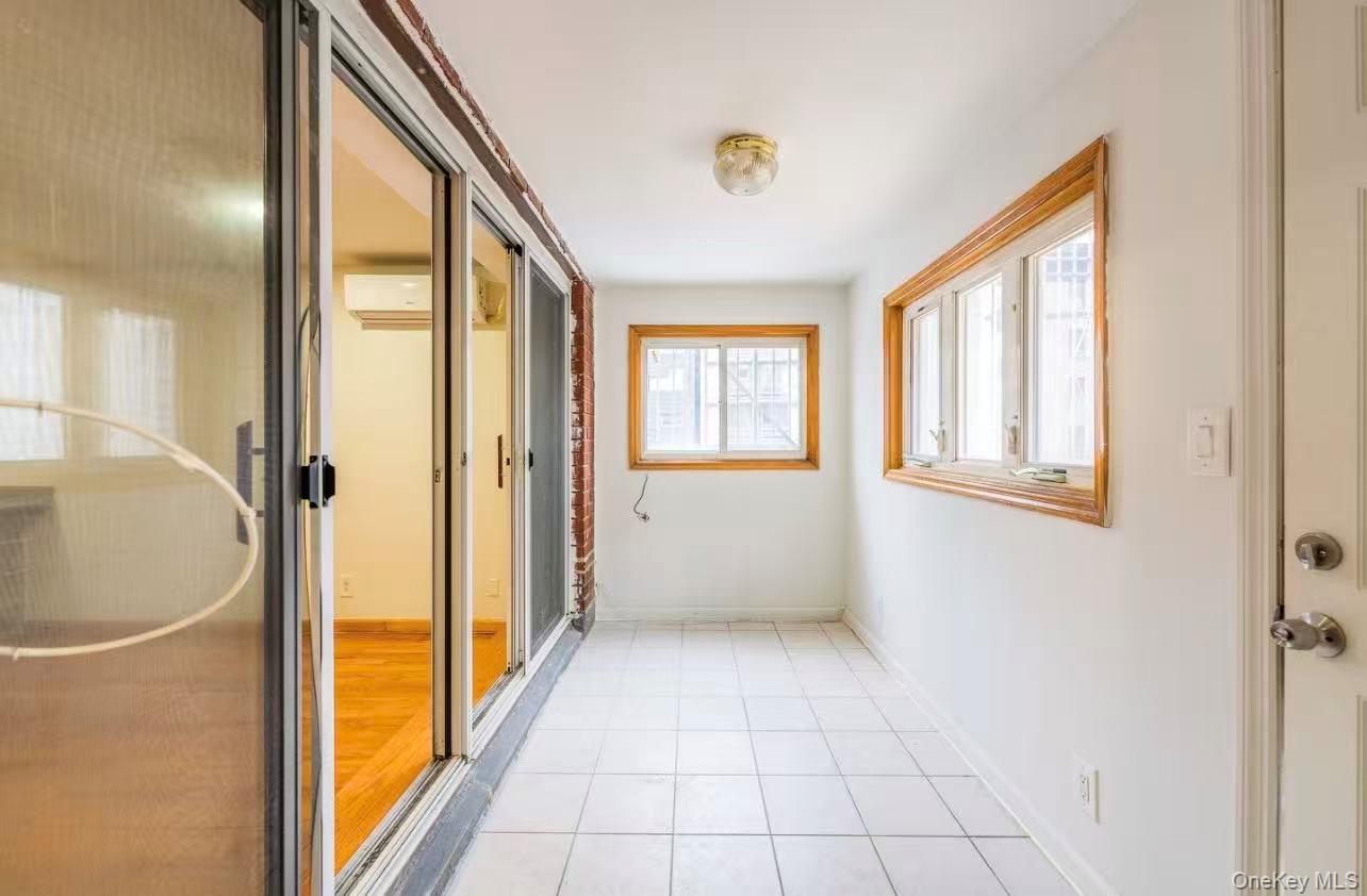 165 Elizabeth Street, Unit 3R photo 17