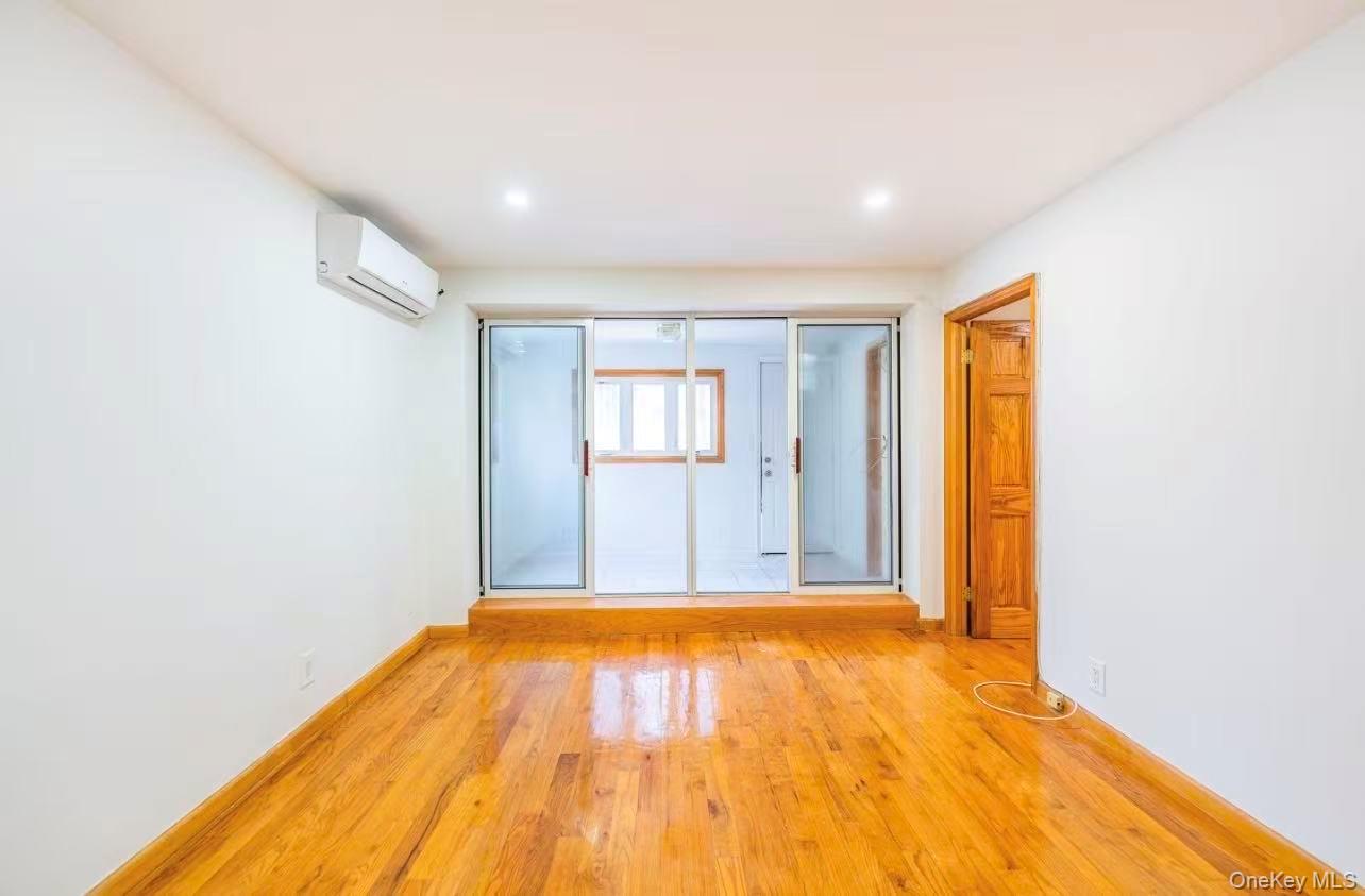 165 Elizabeth Street, Unit 3R photo 10