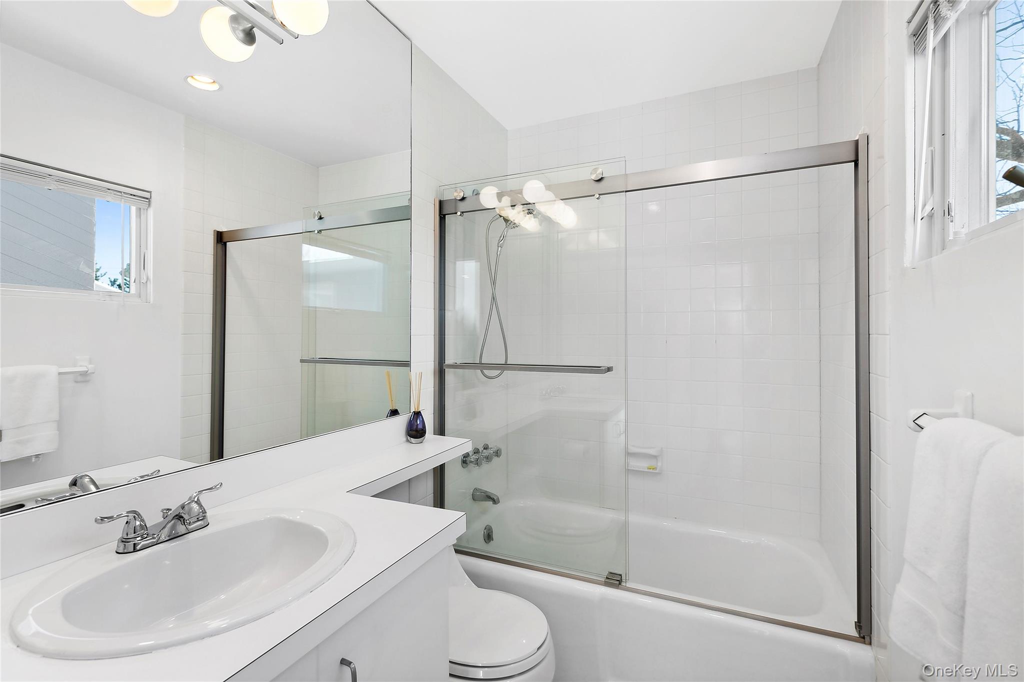 32 Dune Road – For Rent photo 10