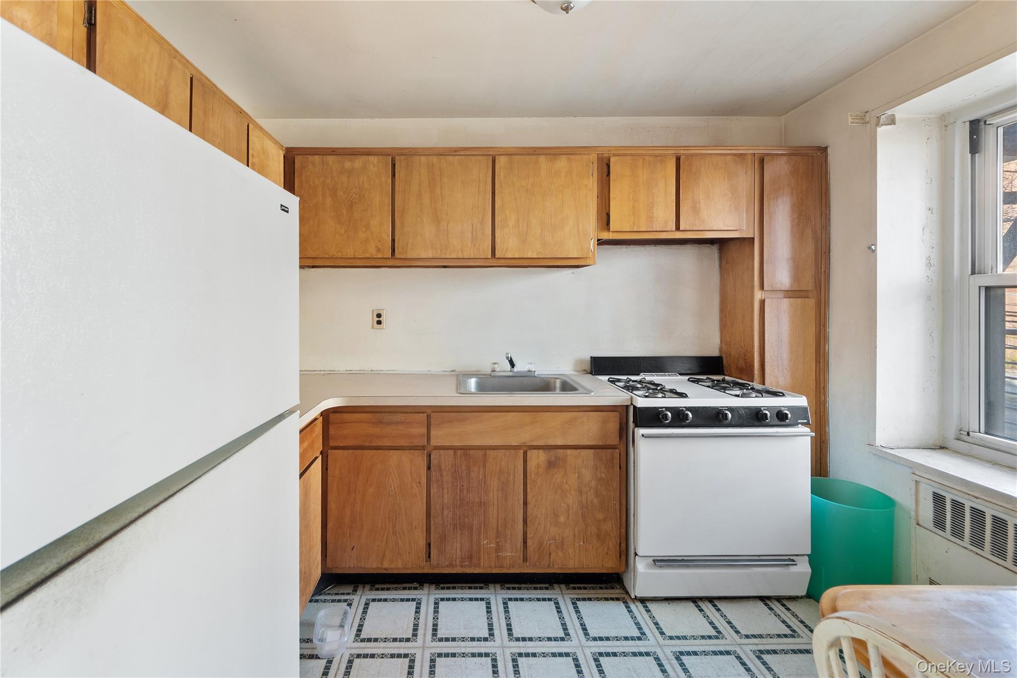 370 Westchester Avenue, Unit 2N photo 4