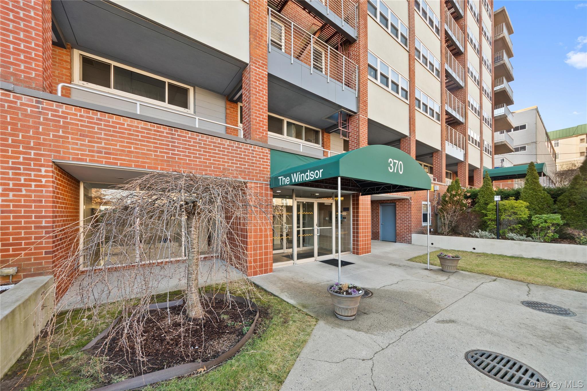 370 Westchester Avenue, Unit 2N