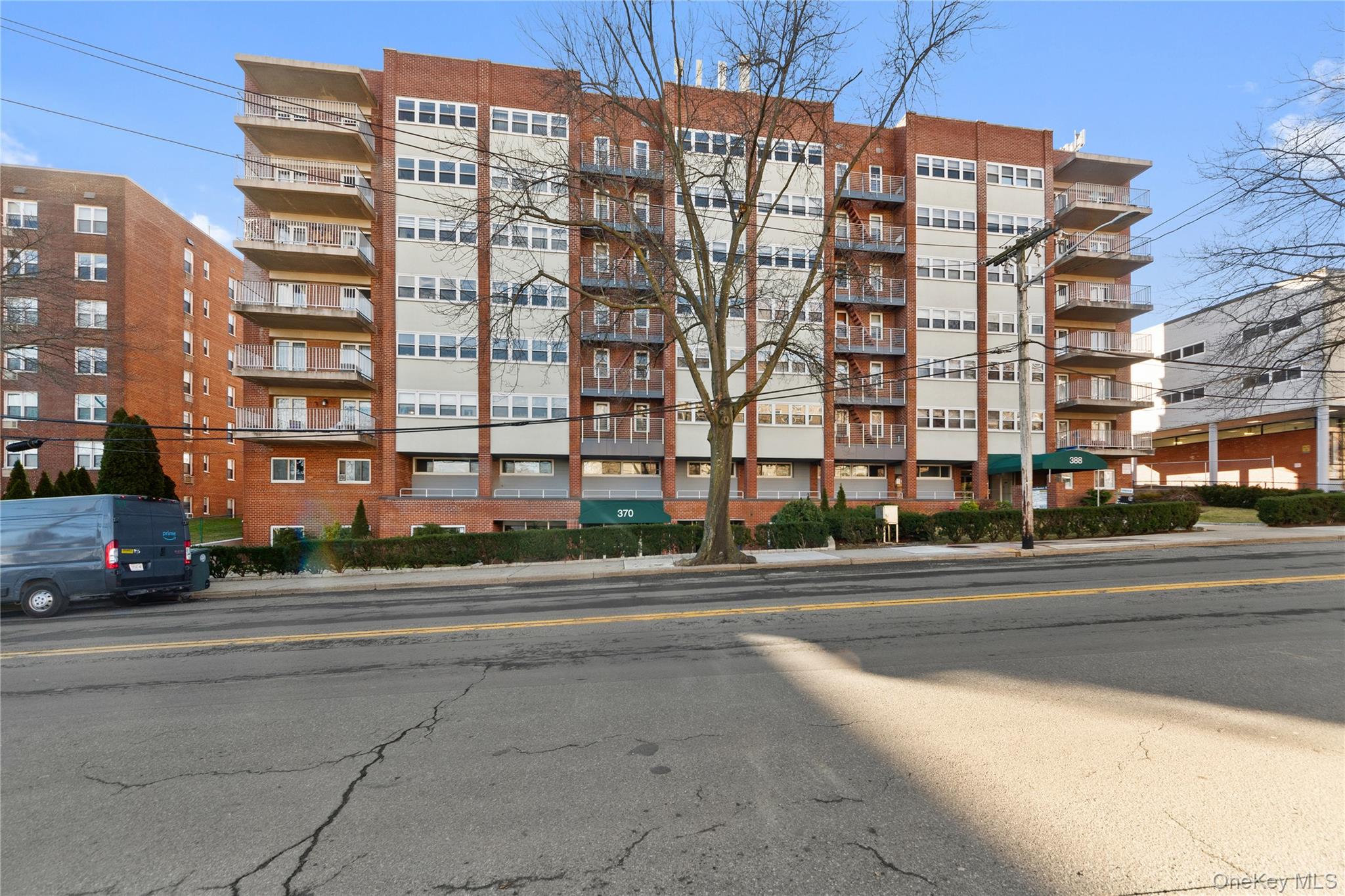 370 Westchester Avenue, Unit 2N photo 2
