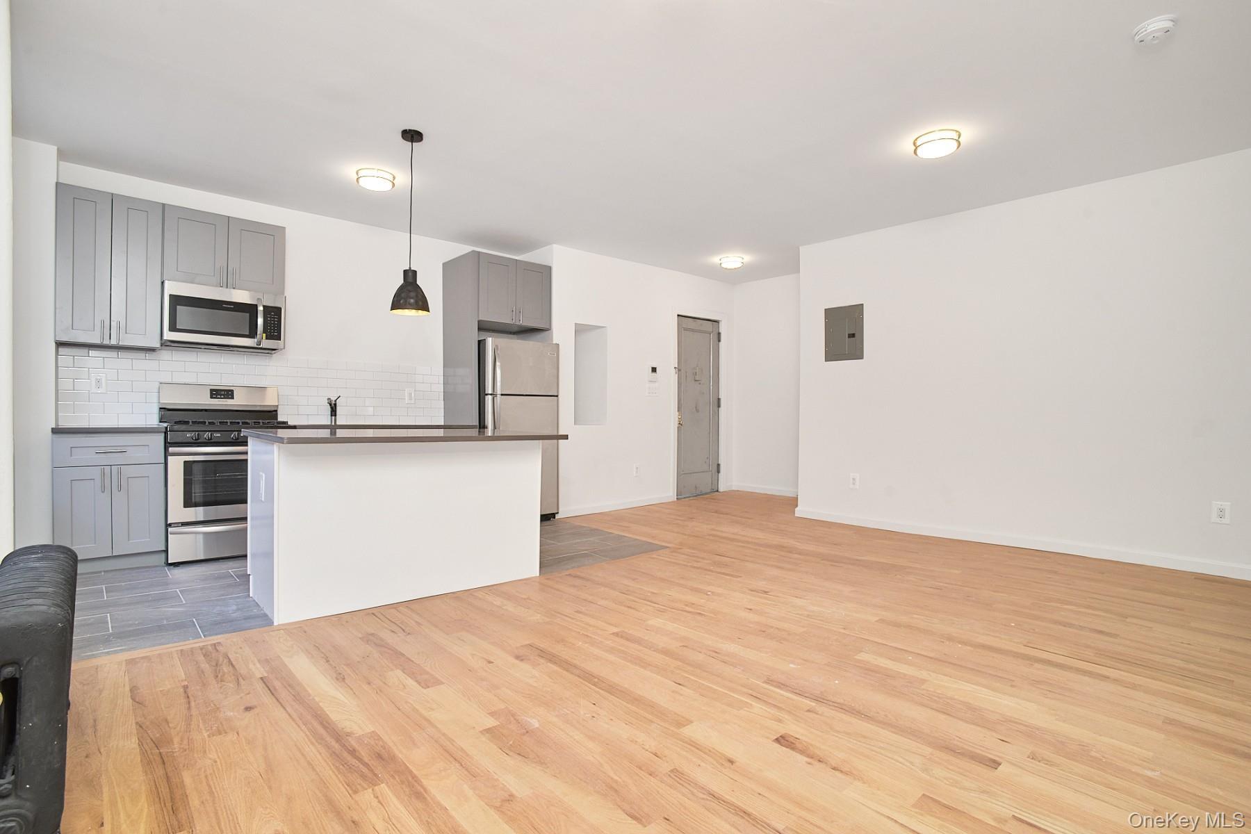 1069 Grant Avenue – For Sale photo 3
