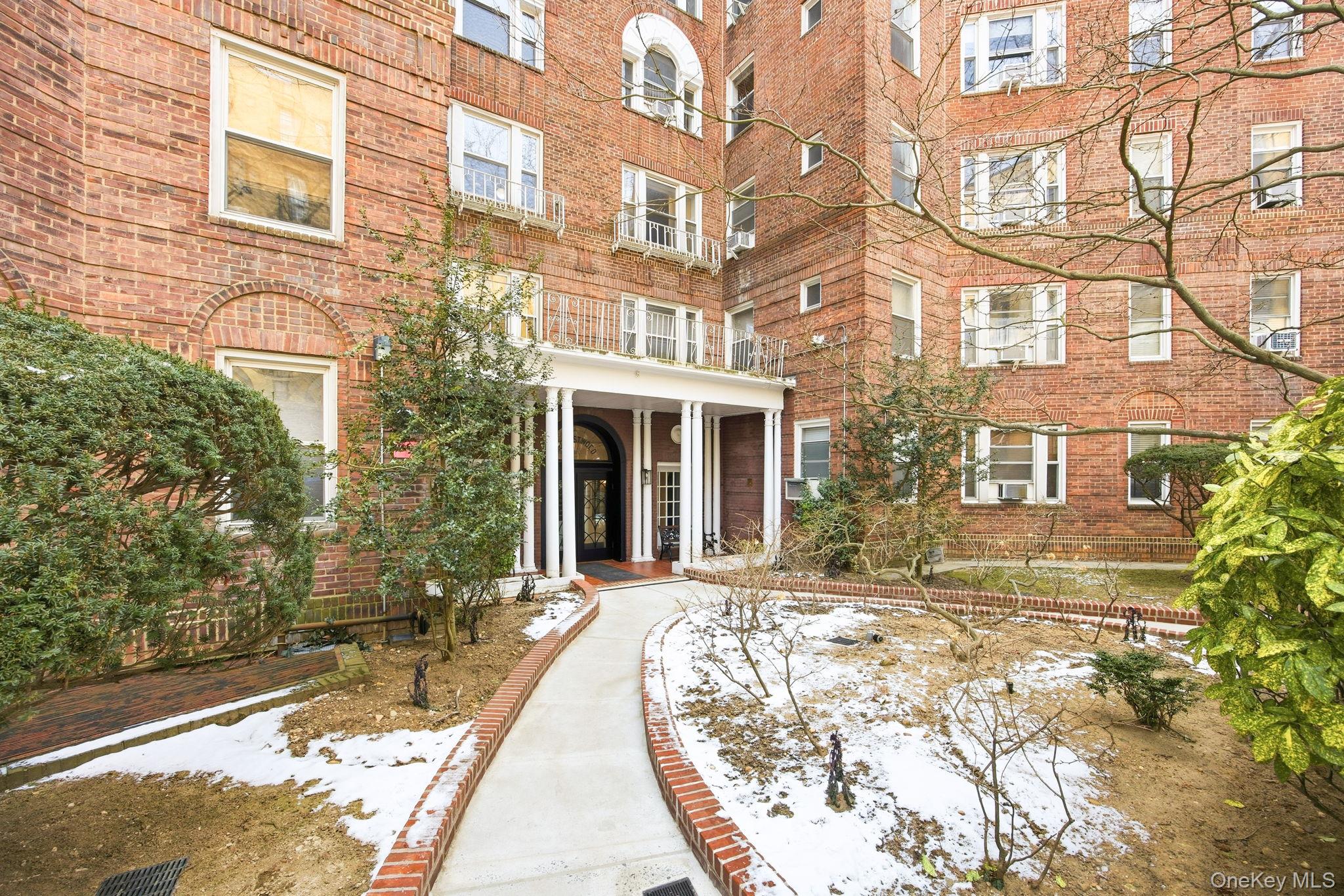 12416 84th Road, Unit 2E