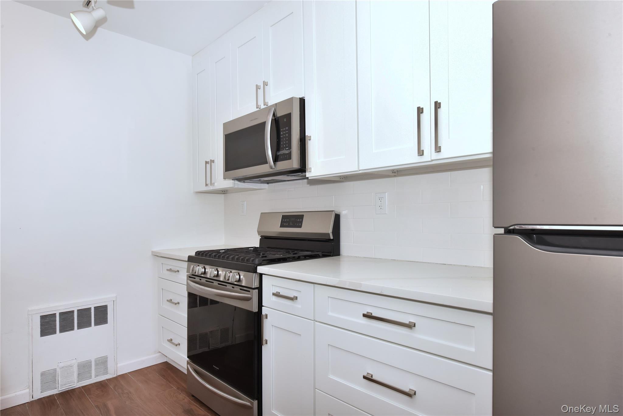 15 Hill Park Avenue, Unit 1-L photo 20