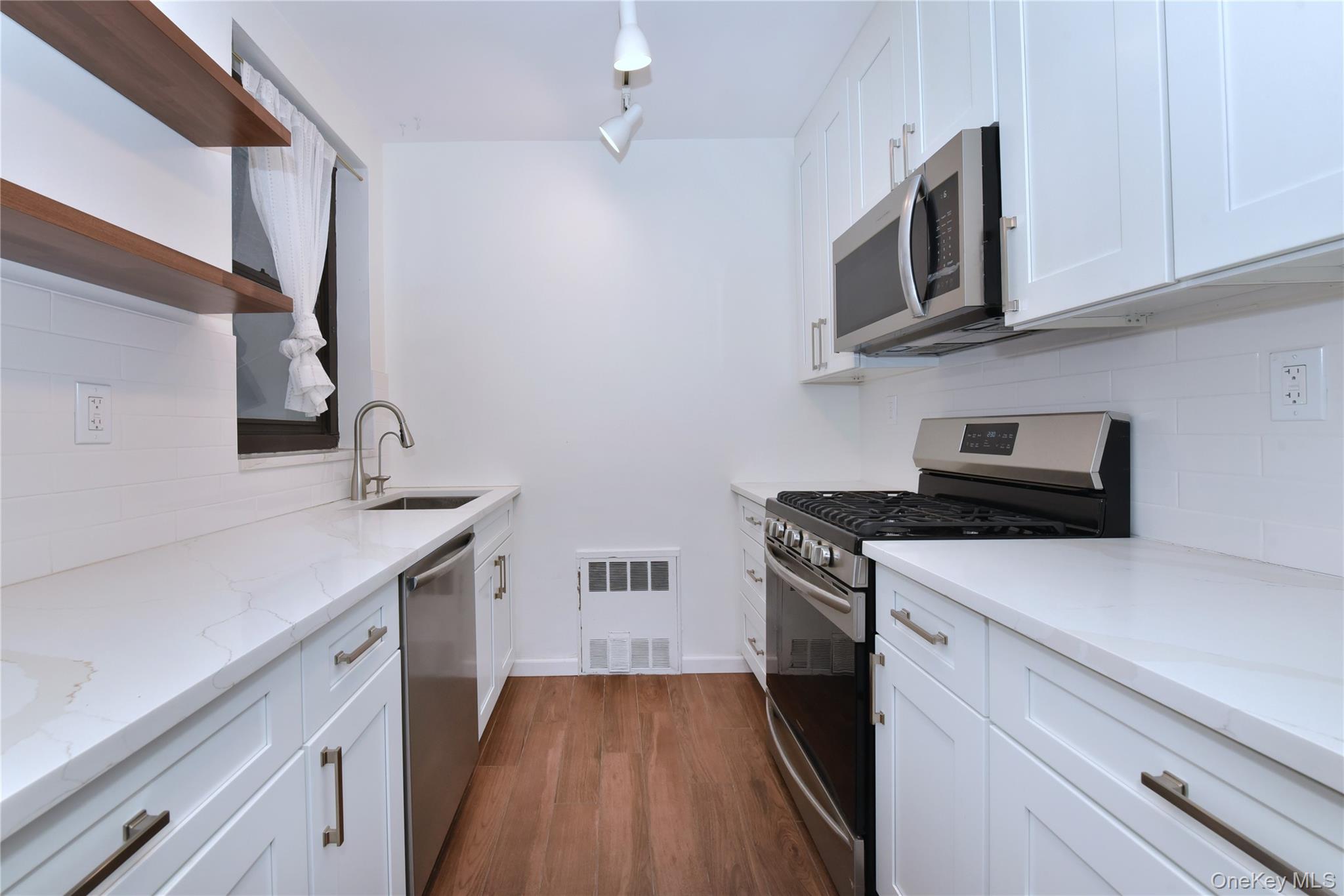 15 Hill Park Avenue, Unit 1-L photo 19