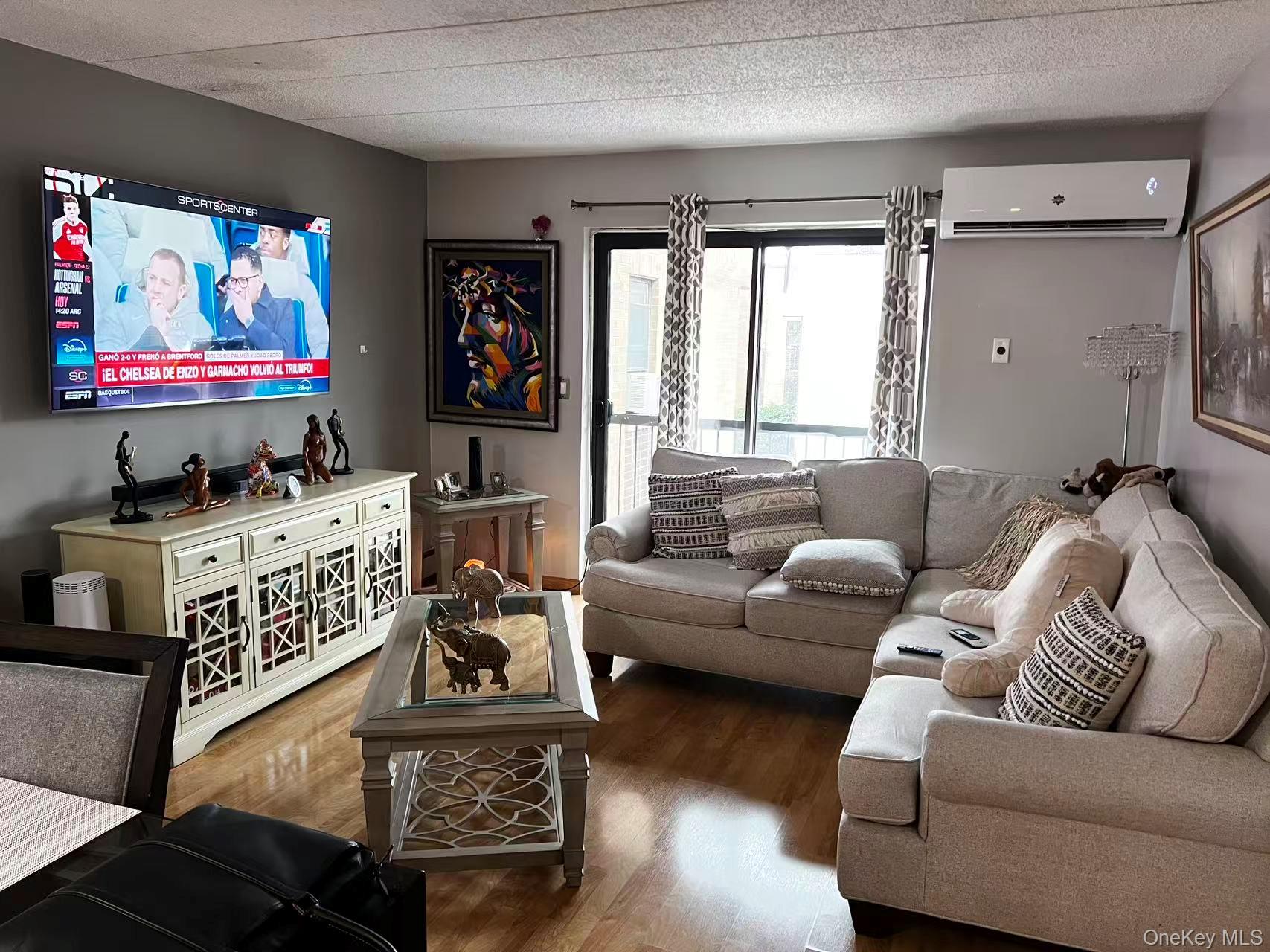 75-22 Parsons Boulevard, Unit D3 photo 3