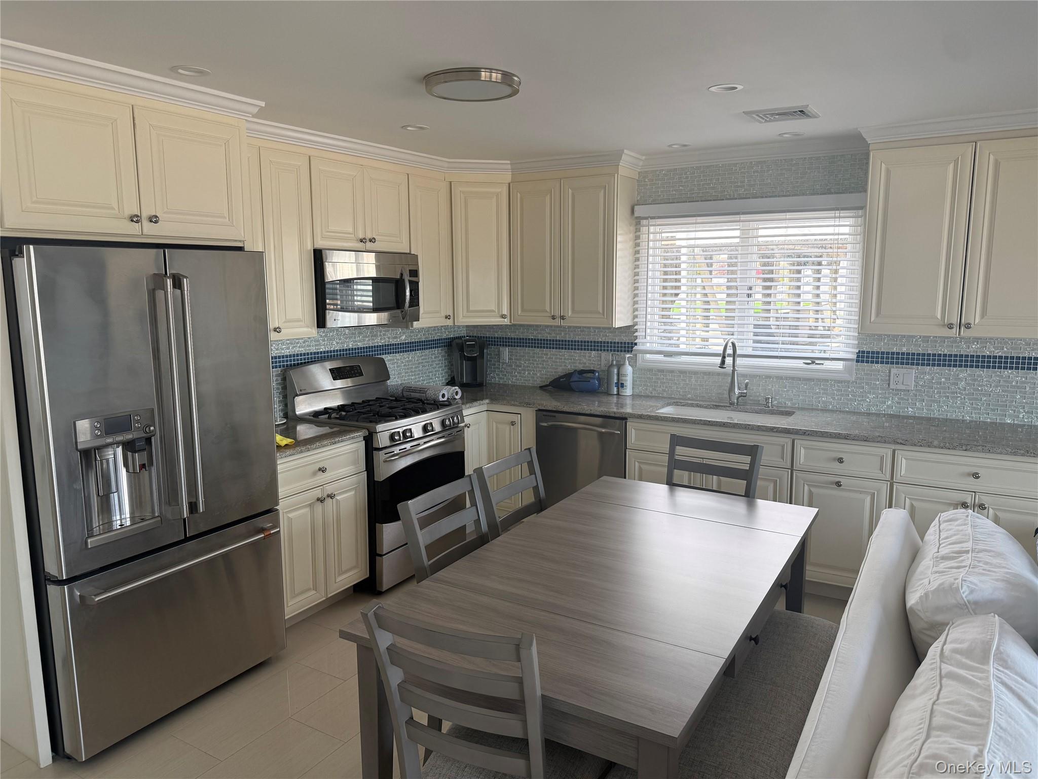 25 Shinnecock Road – For Rent photo 11