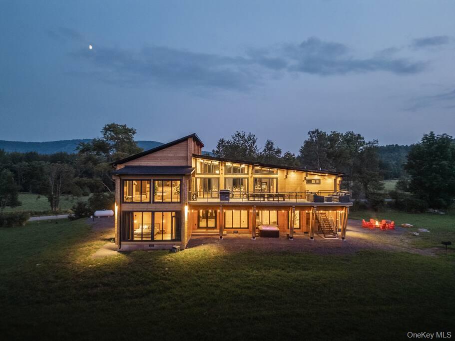 208 Mill Street – For Sale