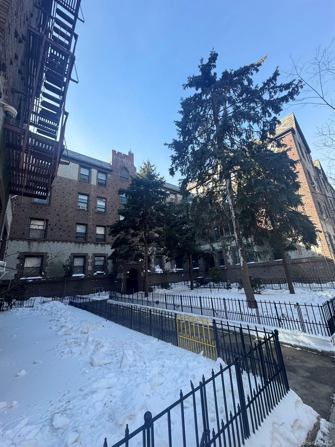 61-40 Saunders Street, Unit C5