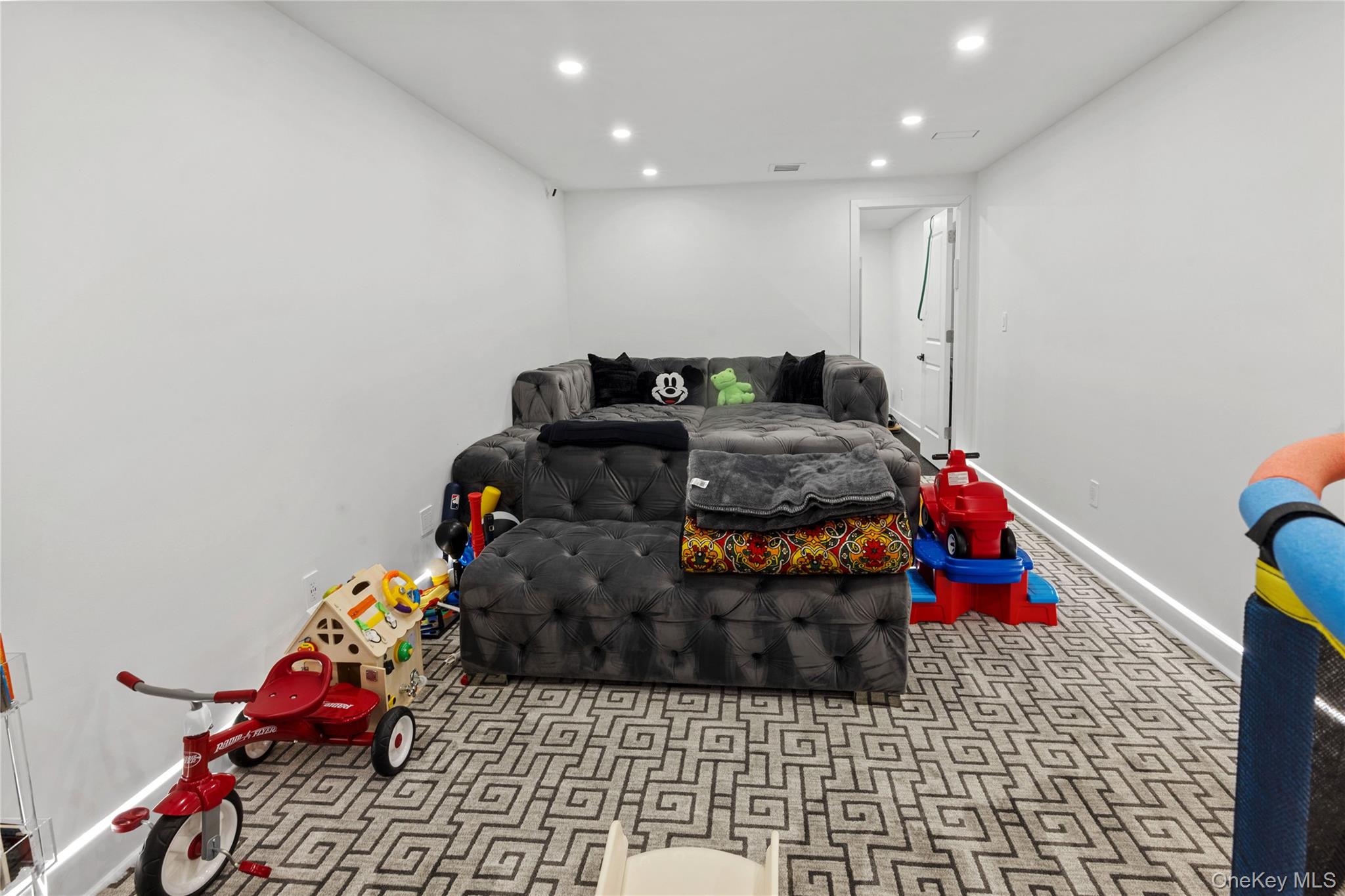 24 Chestnut Lane – For Sale photo 23
