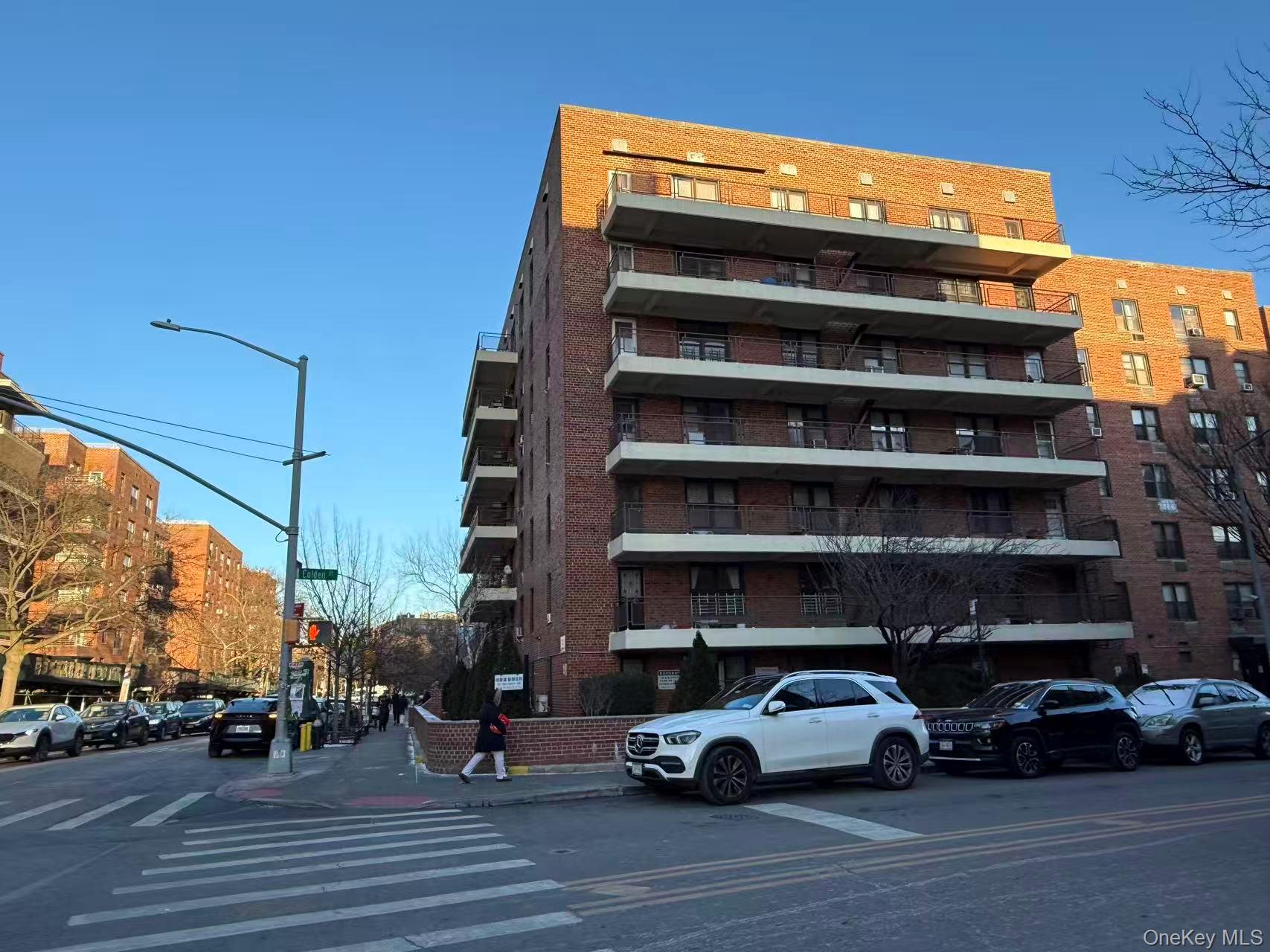 13710 Franklin Avenue, Unit L2 photo 8