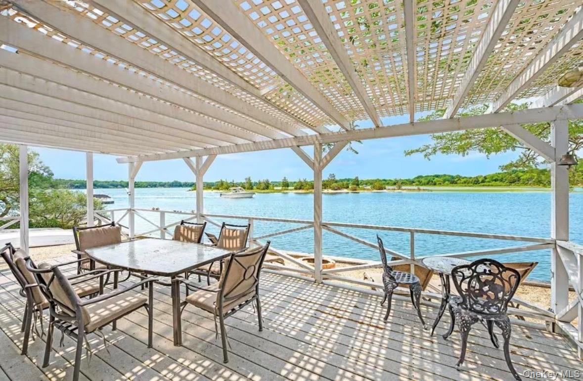 286 Towd Point Road – For Rent photo 2