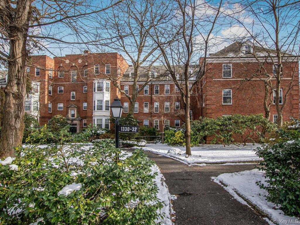 1332 Midland Avenue, Unit 3F photo 23