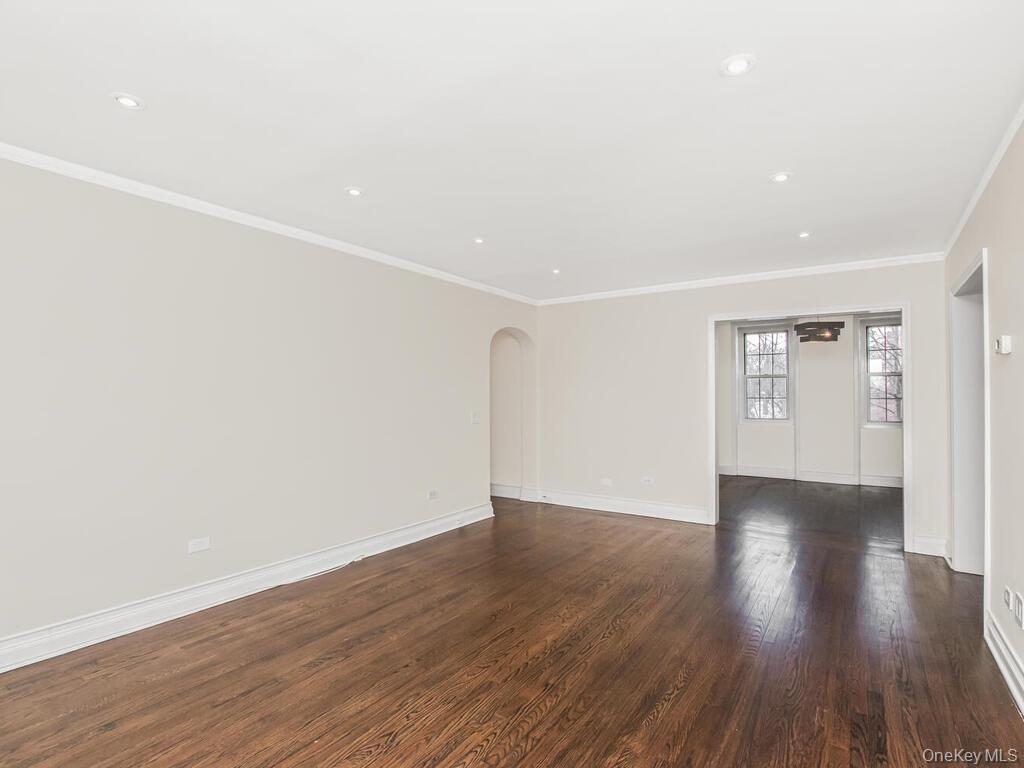 1332 Midland Avenue, Unit 3F photo 5