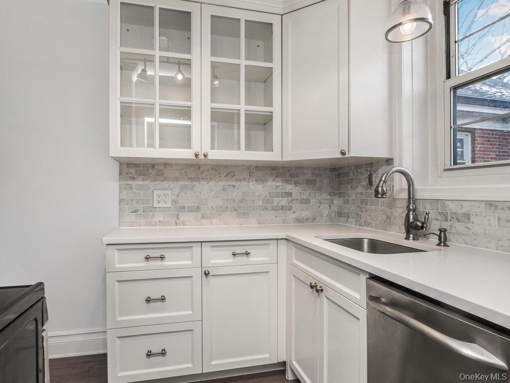 1332 Midland Avenue, Unit 3F photo 11