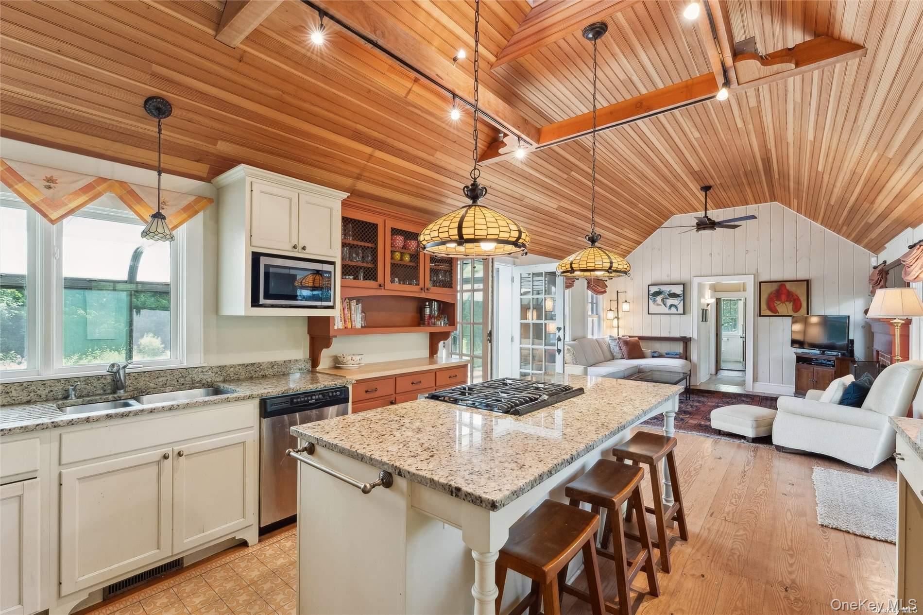 695 Main Street – For Rent photo 6
