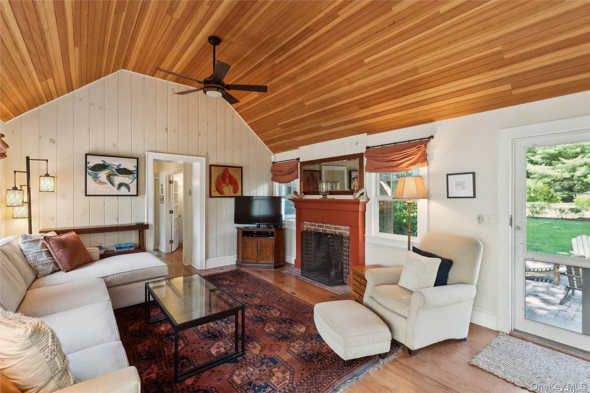 695 Main Street – For Rent photo 9