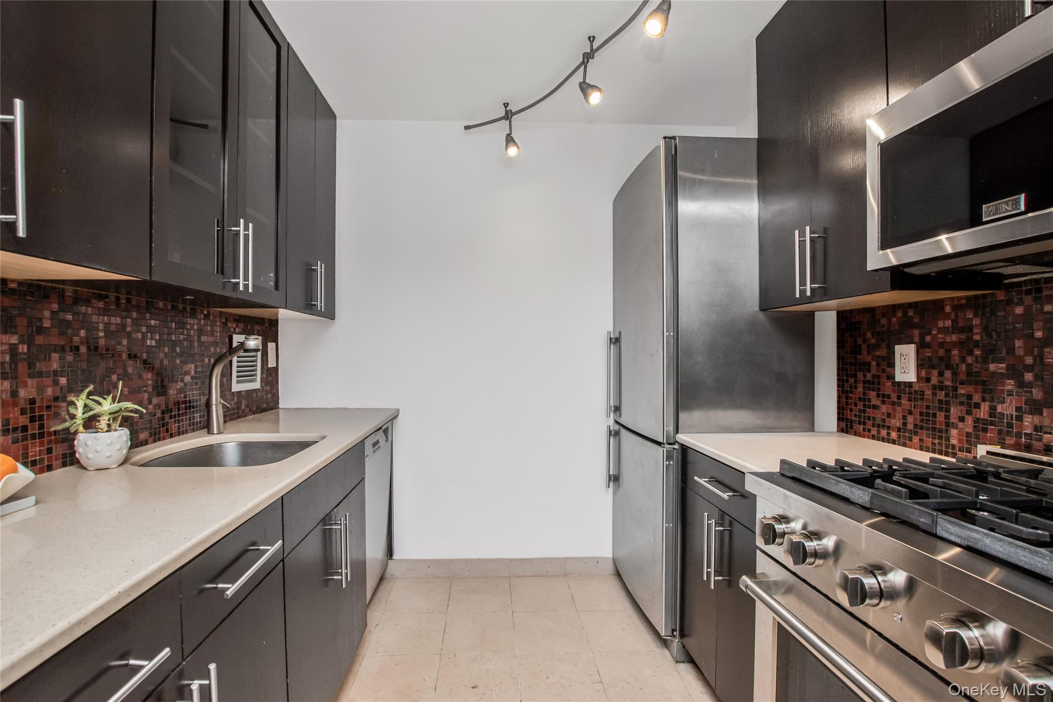 2287 Johnson Avenue, Unit 10C photo 2