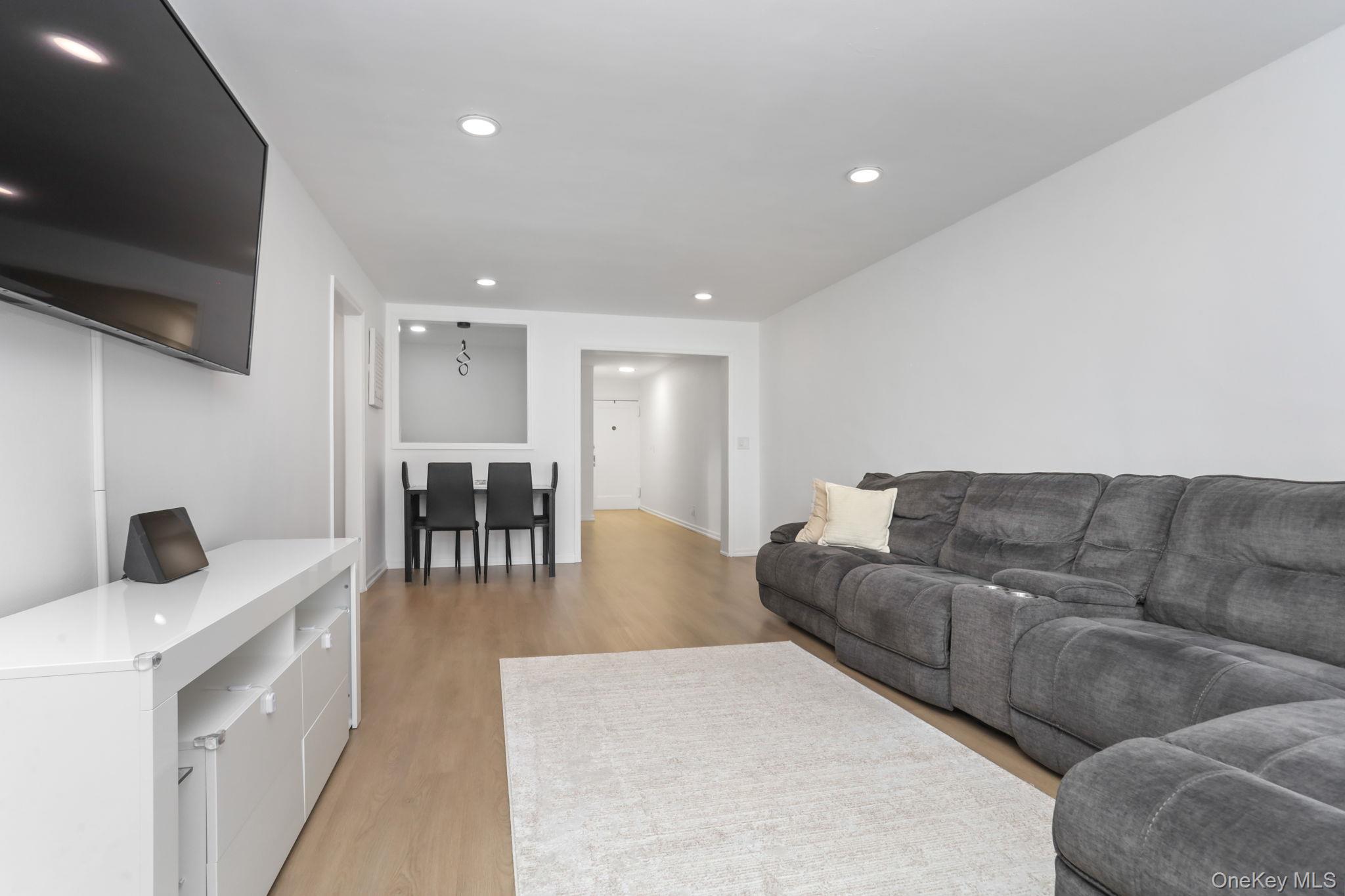 450 Pelham Road, Unit 1C photo 3
