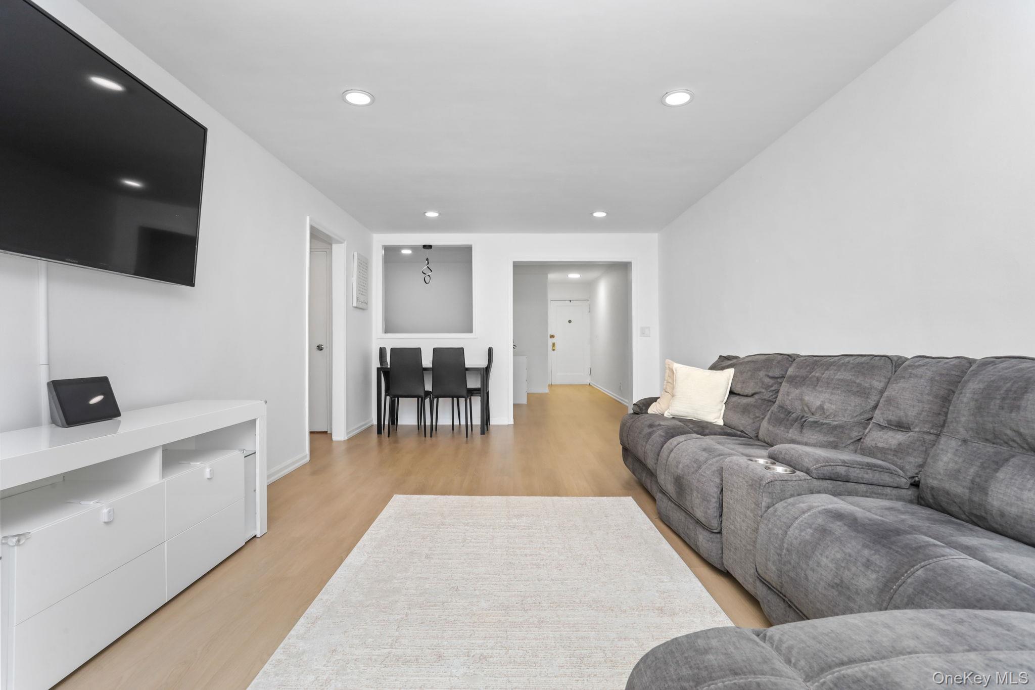 450 Pelham Road, Unit 1C photo 4