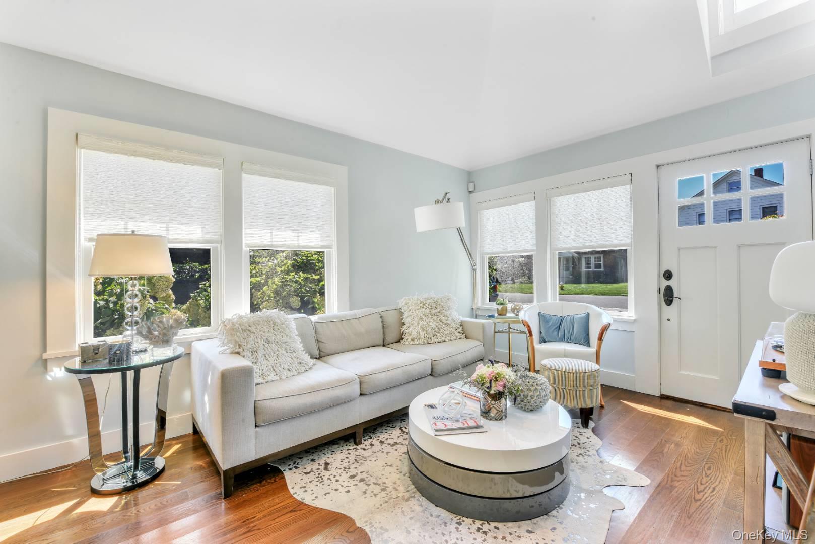 10 Henry Street – For Rent photo 2