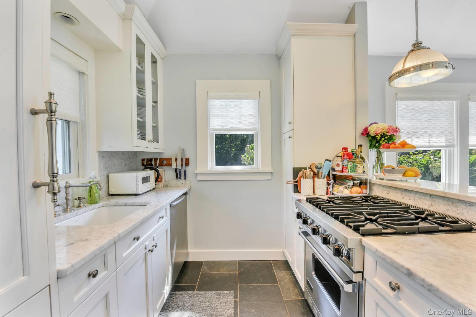10 Henry Street – For Rent photo 9