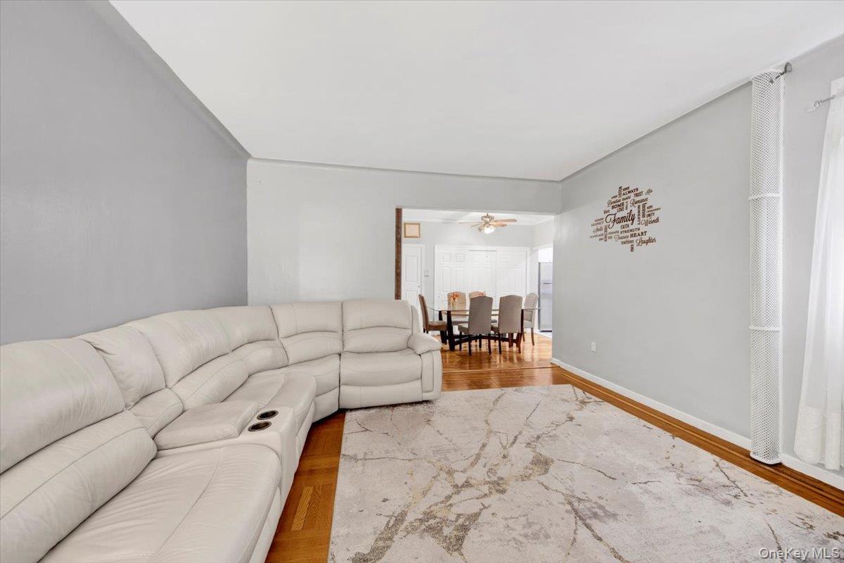 2925 Matthews Avenue, Unit 5H photo 9