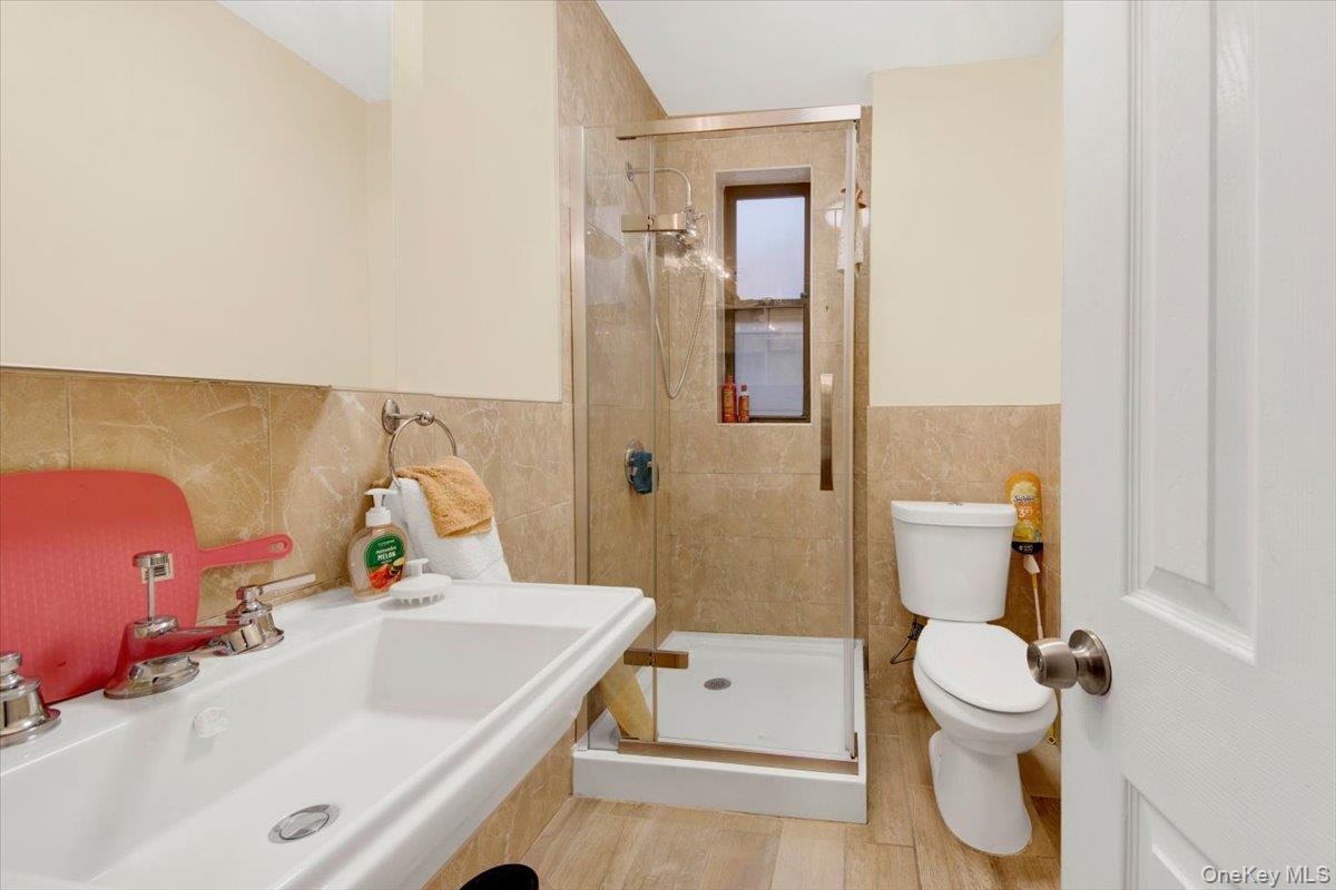 2925 Matthews Avenue, Unit 5H photo 5